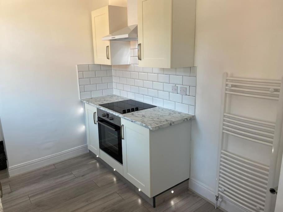 Apartment Coastal Retreat-new Day Properties-next To