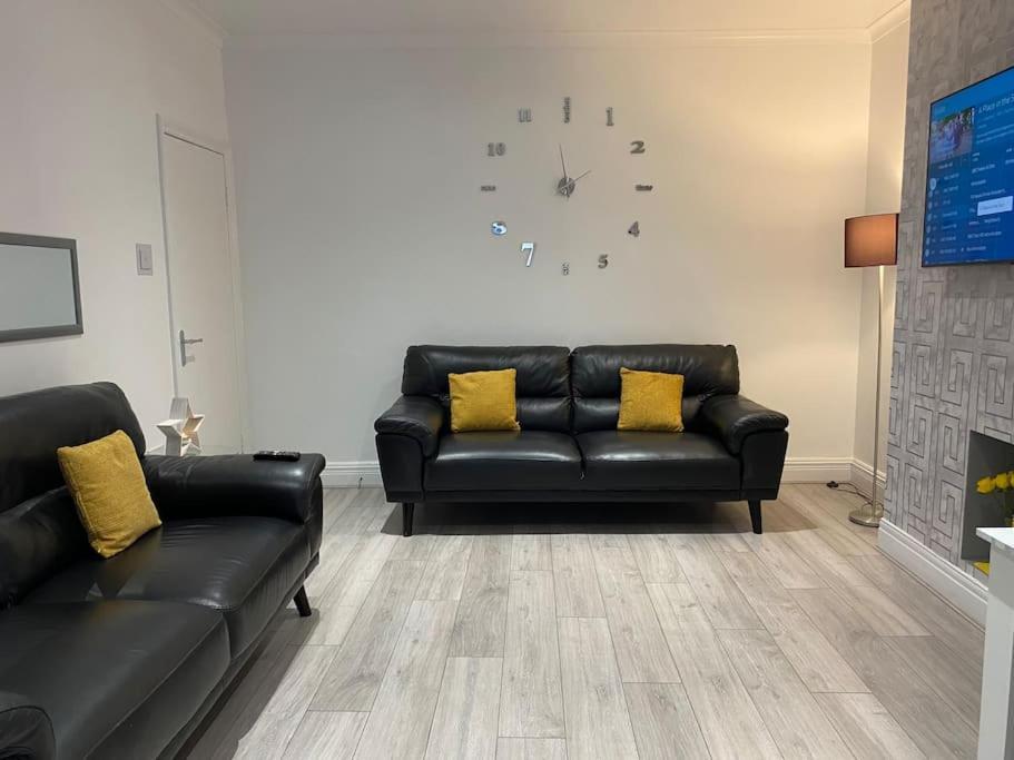 Apartment Coastal Retreat-new Day Properties-next To